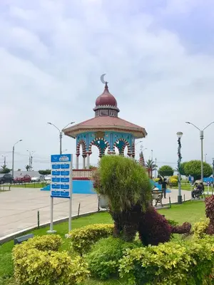 a gazebo in the middle of a park at Cómodo, céntrico, cerca a Parque Media Luna in Lima