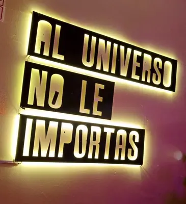 a neon sign that says all universities no le computers at Casona Turística Gonzales in Lima