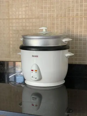 a food processor sitting on top of a table at Casa Grande de Campo en Huachipa in Lima