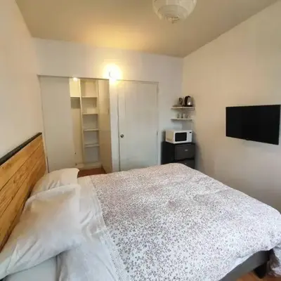Cómoda habitación independiente
