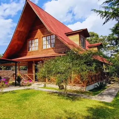La Casa de Darío - Hospedaje y Casa de Campo en Oxapampa con Piscina