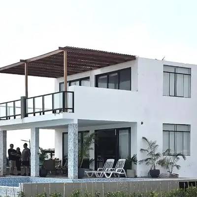 SKY HOUSE con vista al mar