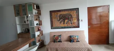 a bedroom with a bed with two pillows on it at Apartment 12 min from airport in Lima