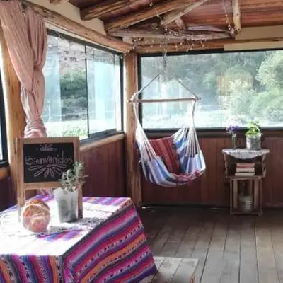 Cabaña rodeada de naturaleza en Ollantaytambo