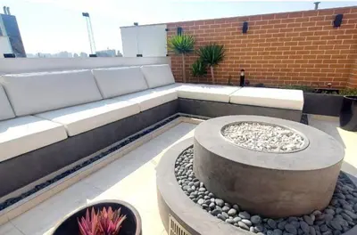 a bench sitting on top of a building at APARTMENT NEW COMFORTABLE in MIRAFLORES in Lima