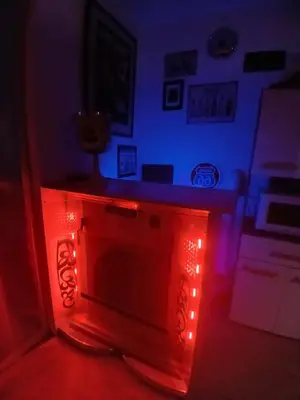 a room with red and blue lights on a desk at Freestyle Home in Lima