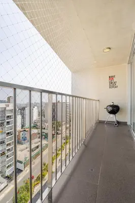 a balcony with a view of a city at Miraflores - departamento con 3 dormitorios in Lima