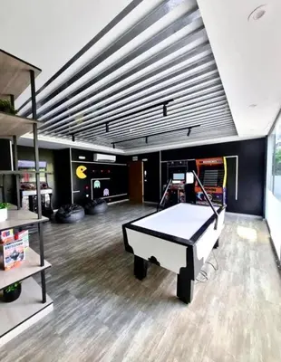a room with a ping pong table in it at Departamento de Estreno en Zona Financiera in Lima