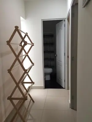 a room with a bathroom with a toilet in it at DEPARTAMENTO SAN BARTOLO-2dormitorios in Lima