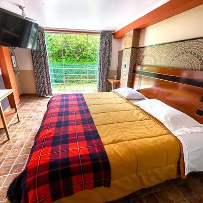 Hotel Manantial