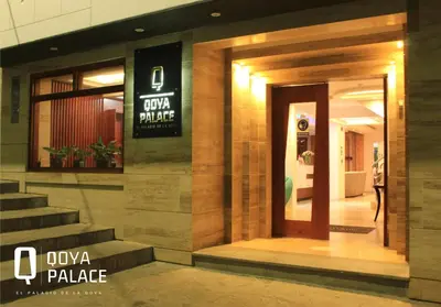 a lobby with a door in a building at Hotel Qoya Palace - Machupicchu in Machu Picchu