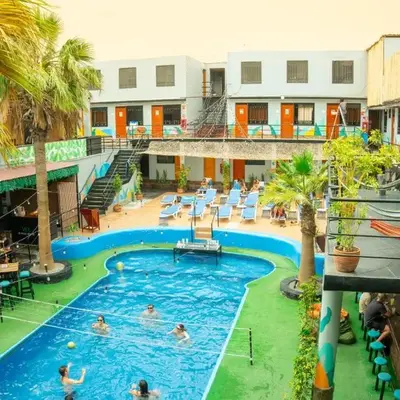 Wild Rover Huacachina