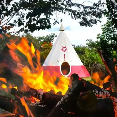 Biosfera Lodge tipi para 3 personas