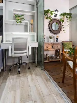 an office with a desk and a chair and a mirror at Casa Ramos Salamanca - Airport pick up and drop off service - Homestay in Lima