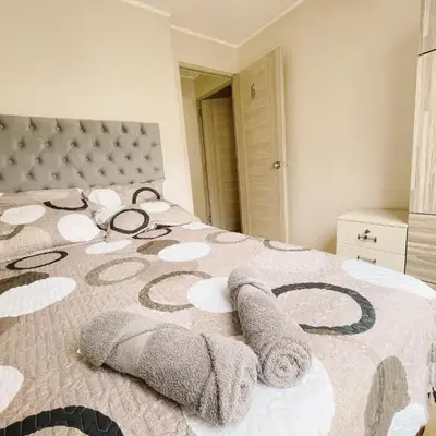 Hermosa habitación privada en edificio de estreno frente al metro