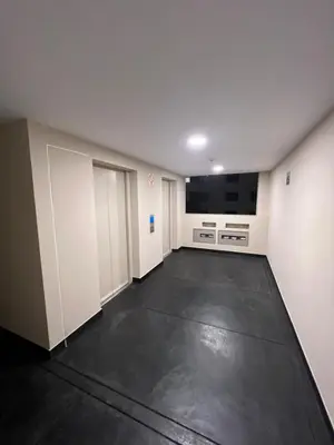 an empty room with a large room with white walls at Moderno Apartamento en Condominio Alto Venezuela in Lima