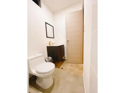 Gallery image of Amplia habitación privada con baño privado y TV in Lima