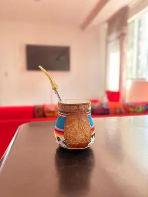 a vase sitting on top of a table at Hermoso Apartamento Miraflores Central in Lima